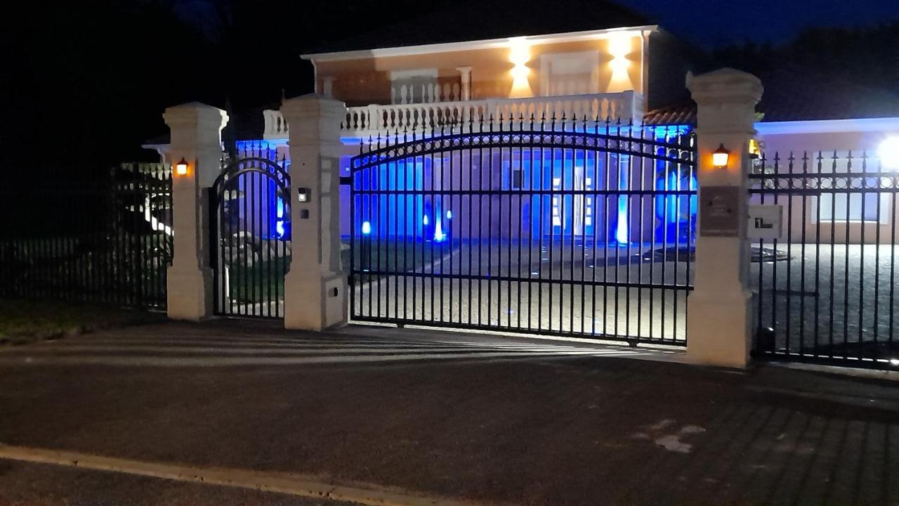Villa Des Chenes-Adult Only Saint-Doulchard Εξωτερικό φωτογραφία