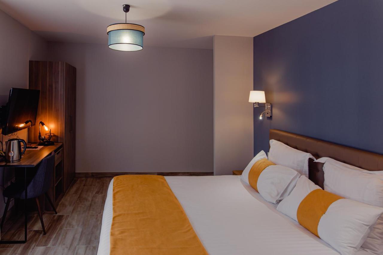 Villa Des Chenes-Adult Only Saint-Doulchard Εξωτερικό φωτογραφία